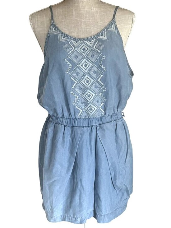 Sugar + Lips Pants - Sugar + Lips Blue W/White Embroidery Romper Size L